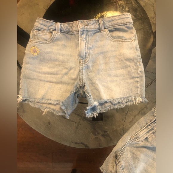 2 Pair Cat & Jack Light Blue Frayed Jean Shorts in great cond size girls XL (14) - Picture 4 of 9